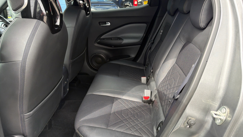 Nissan Juke 1.0 DiG-T 114 Tekna 5dr Petrol Hatchback